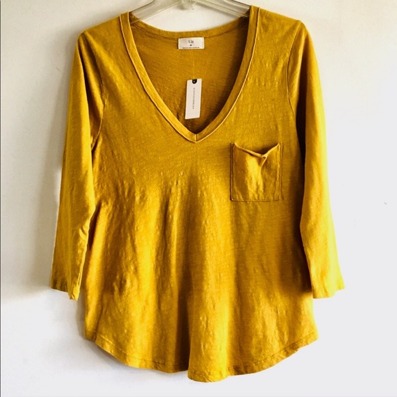 Anthropologie Tops - ANTHROPOLOGIE COTTON TOP.  SIZE M.